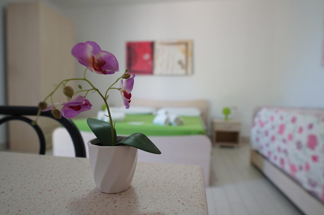ウッジャーノ・ラ・キエーザ Il Giardino Del Tiglio Bed & Breakfast エクステリア 写真